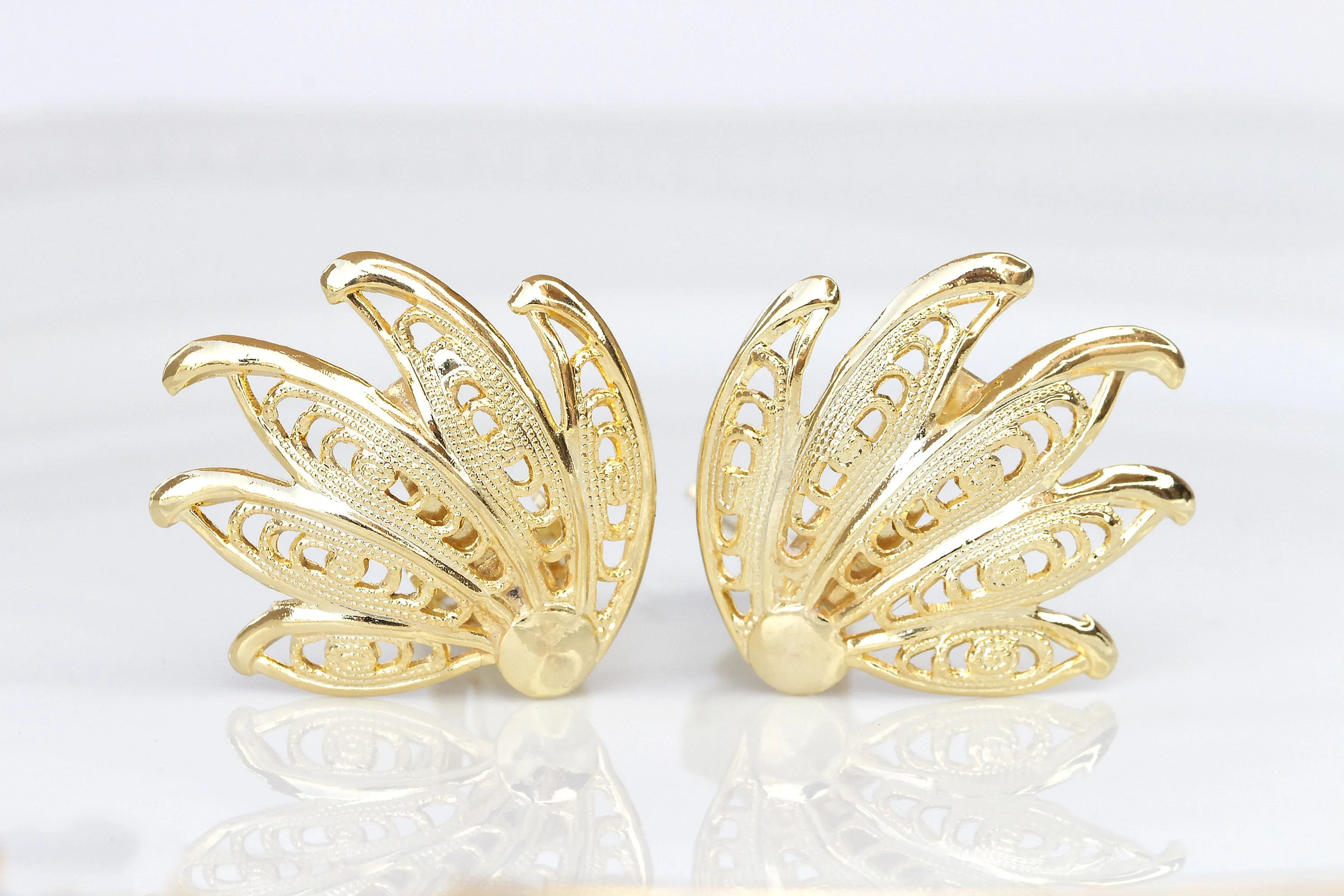 GOLD CLIPON EARRINGS