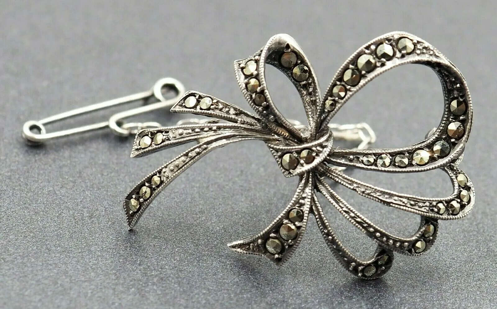 Marcasite 925 Sterling Silver  Brooch with Safety Chain