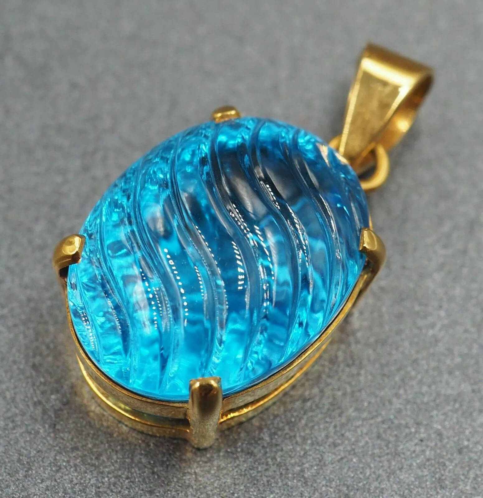 Topaz 14ct Yellow Gold Pendant