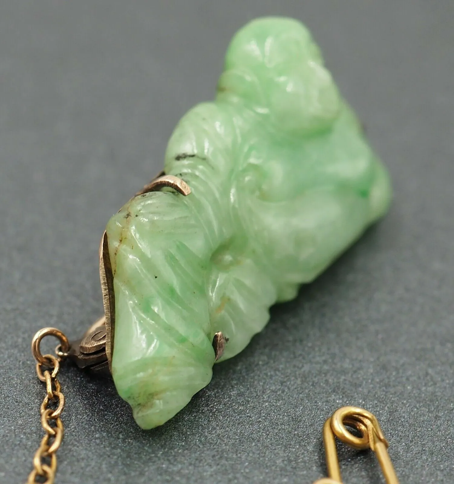 Vintage Reclining Buddha Jadeite 9ct Yellow Gold Brooch